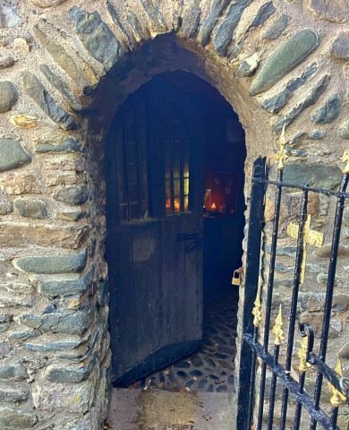 GMT Mysterious Chapel (Medium)