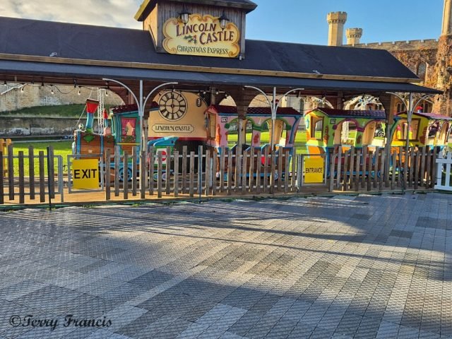 H. Fav. Xmas at the Castle (Medium)