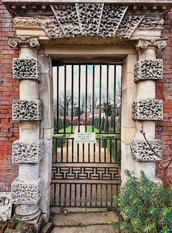 T – Boundary Wall and Gate at Elsham Hall (2) (Medium)